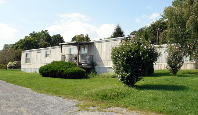 Quarry Village Rd in Lewisburg, WV - Building Photo - Building Photo