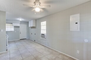 510 Frazier St in Terrell, TX - Building Photo