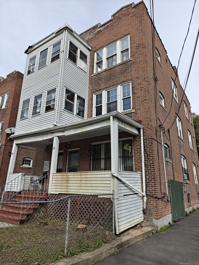 42 Groton St in Hartford, CT - Building Photo - Building Photo