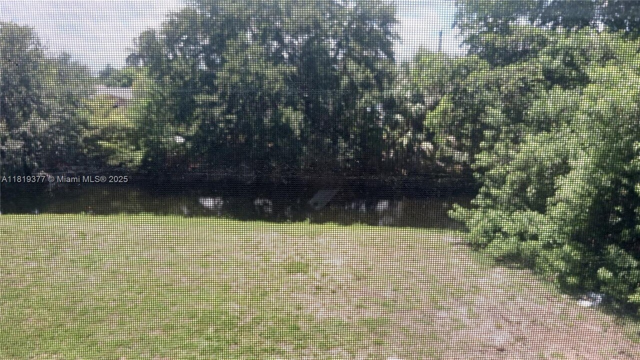 2217 NW 59th Wy in Lauderhill, FL - Building Photo