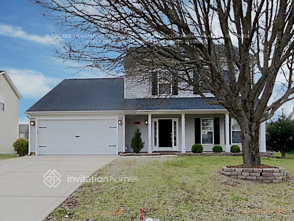 12822 Beddingfield Dr in Charlotte, NC - Building Photo