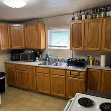 319 N Elm St in Oxford, OH - Building Photo - Building Photo