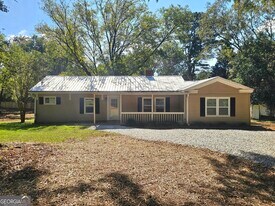 895 Lynn Ave in Jefferson, GA - Building Photo