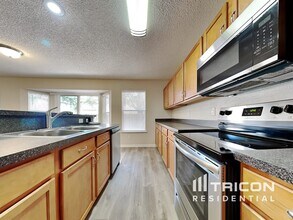 7134 Beekman Lake Dr in Jacksonville, FL - Building Photo - Building Photo