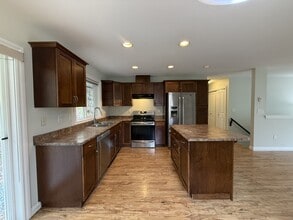 43584 Old Orchard Rd in Chilliwack, BC - Building Photo - Building Photo