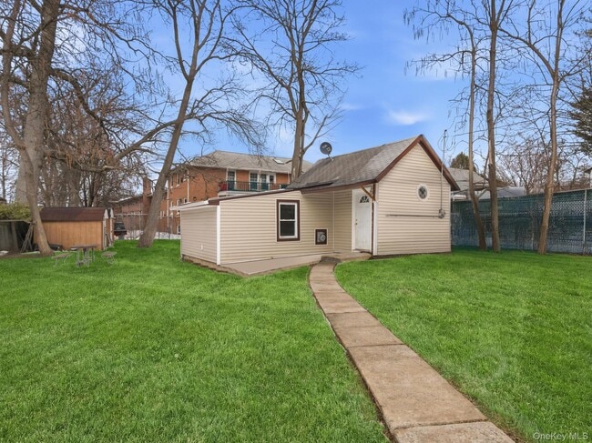 property at 19 E Castle Ave