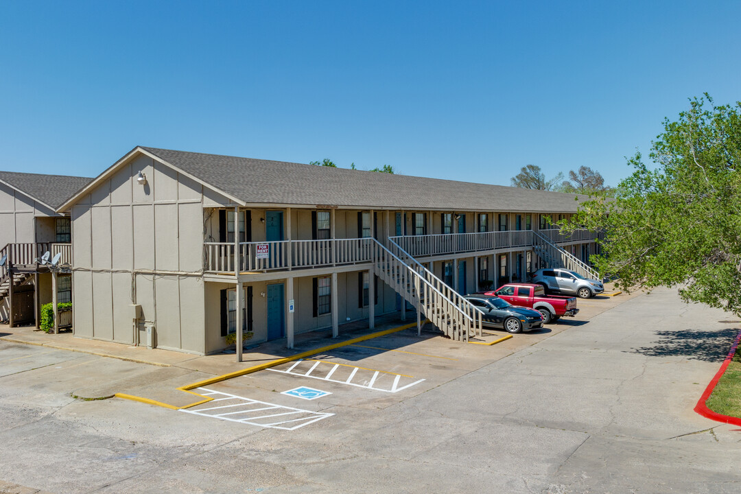 Parkridge Apartments in Oklahoma City, OK - Building Photo