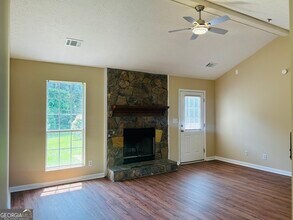 210 Shamrock Way in Newnan, GA - Building Photo - Building Photo