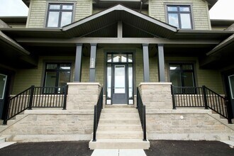 128 William Crisp Dr in Caledon, ON - Building Photo - Building Photo