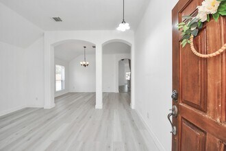 10850 White Oak Point Ct in Cypress, TX - Building Photo - Building Photo