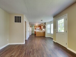 8254 Rose Petal Dr in Florence, KY - Foto de edificio - Building Photo