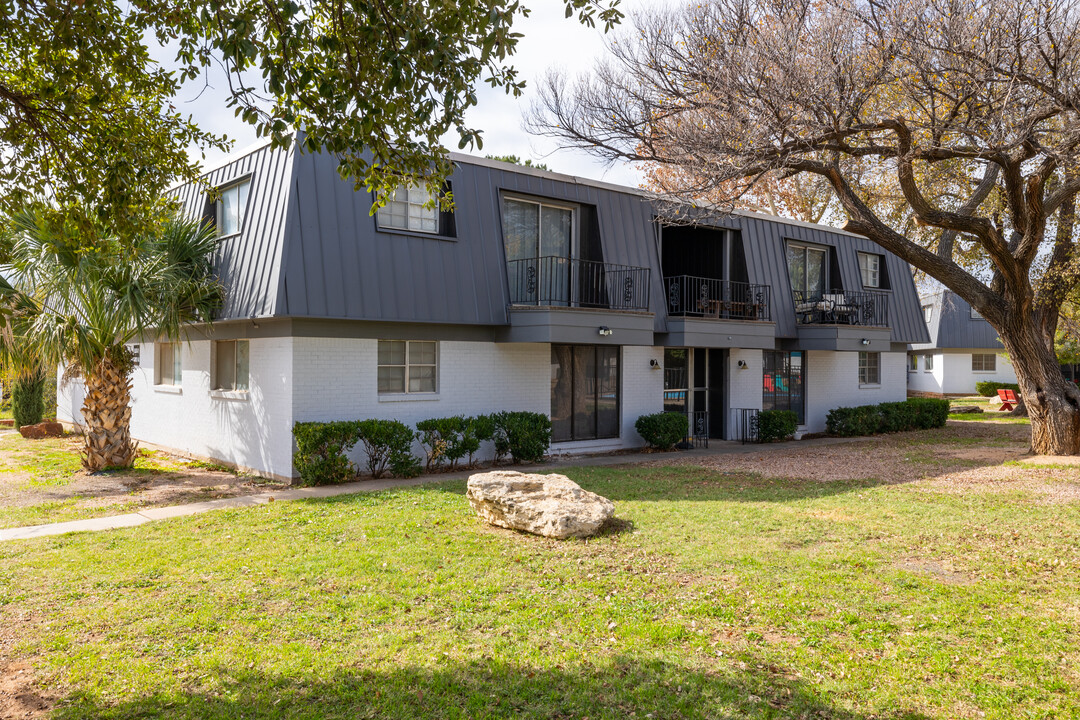 Arden Arms Apartments in San Angelo, TX - Foto de edificio