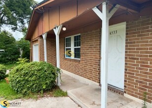 4533 Jade Dr E in Jacksonville, FL - Building Photo - Building Photo