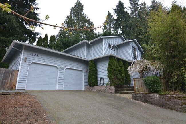 property at 1525 N 149th Ct