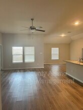 9215 Foxing Blf in Converse, TX - Building Photo - Building Photo