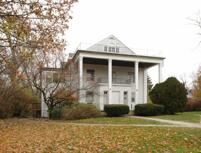 121 N Washington St in Delaware, OH - Building Photo - Building Photo