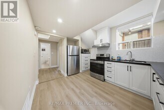 46 Samba Dr in Toronto, ON - Building Photo - Building Photo