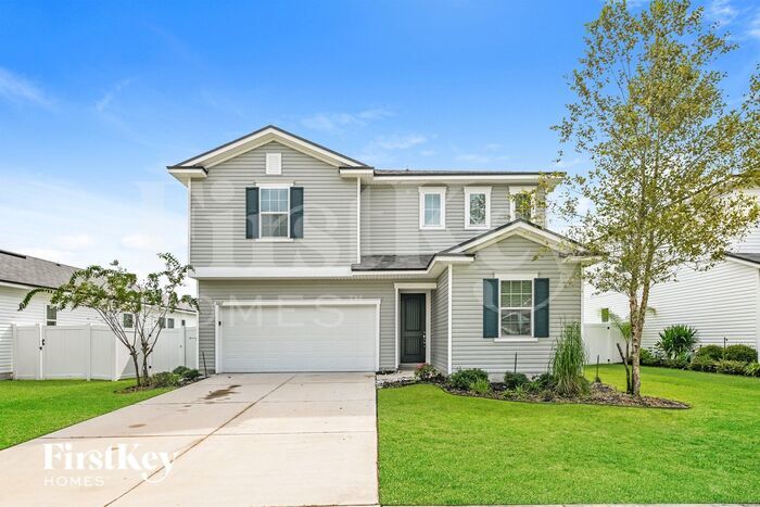 1067 Persimmon Dr in Middleburg, FL - Building Photo
