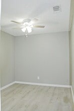 412 Hollandale Cir in Arlington, TX - Building Photo - Building Photo