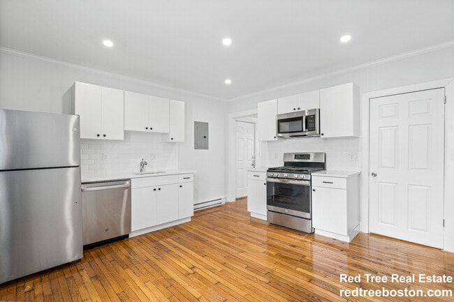 301 Hancock St, Unit 1 in Boston, MA - Building Photo - Building Photo