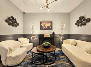 1225 N La Salle Dr, Unit C3 in Chicago, IL - Building Photo - Building Photo