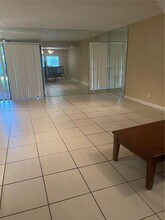 6548 Racquet Club Dr in Lauderhill, FL - Building Photo - Building Photo