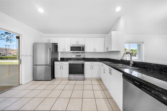 709 NW 208th Way in Pembroke Pines, FL - Building Photo - Building Photo