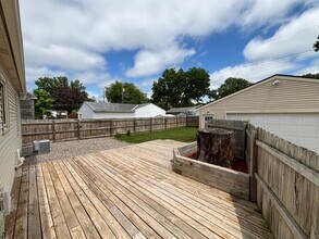 728 12th Ave NE in Rochester, MN - Foto de edificio - Building Photo