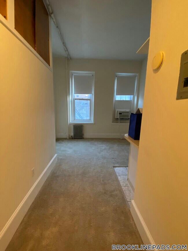 1223 Beacon St in Brookline, MA - Building Photo - Building Photo