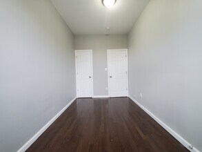 419 Ocean Ave, Unit 3F in Jersey City, NJ - Building Photo - Building Photo
