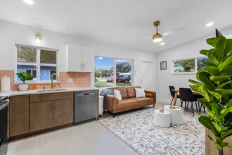 117 Pierce Ave in Cape Canaveral, FL - Building Photo - Building Photo