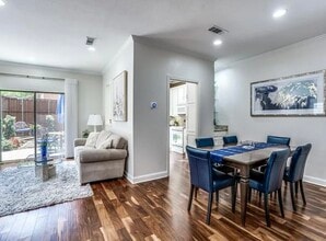 5734 Remington Park Sq in Dallas, TX - Foto de edificio - Building Photo