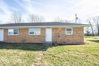 2950 W U.S. 52 in New Palestine, IN - Building Photo - Building Photo