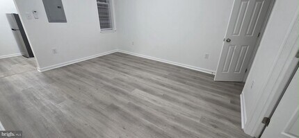 2233 N 16th St, Unit 2ND FL in Philadelphia, PA - Foto de edificio - Building Photo