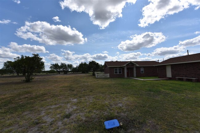 1470 Fort Clark Rd in Brackettville, TX - Building Photo - Building Photo