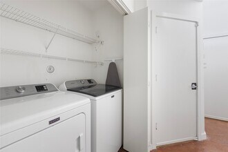 6935 Yellowstone Way Dr in Houston, TX - Building Photo - Building Photo