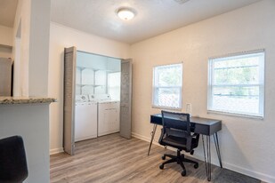 2008 Page Ave, Unit 1 in Orlando, FL - Building Photo
