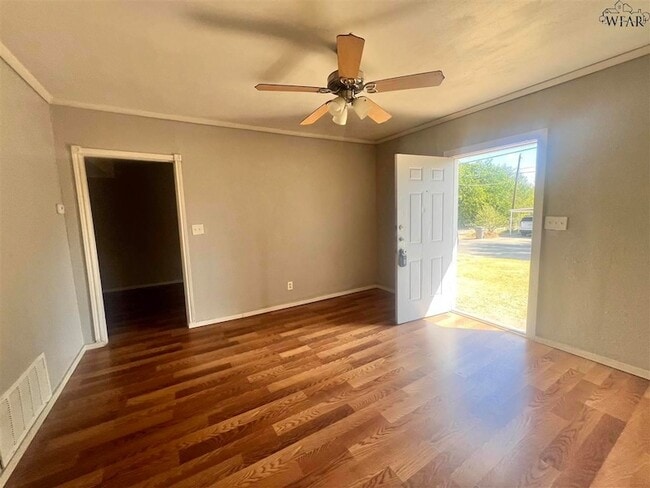 2006 Bell St in Wichita Falls, TX - Building Photo - Building Photo