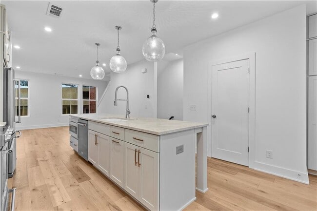 property at 201 New St