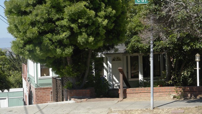 2885 Carlsen St in Oakland, CA - Building Photo - Building Photo