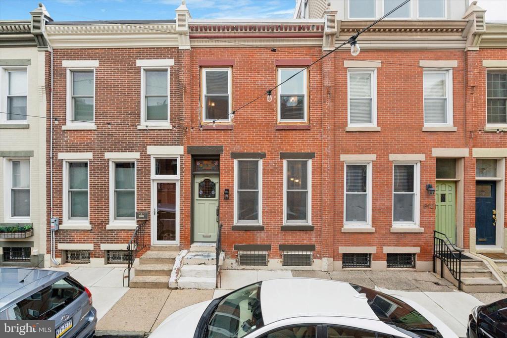 890 N Judson St in Philadelphia, PA - Building Photo