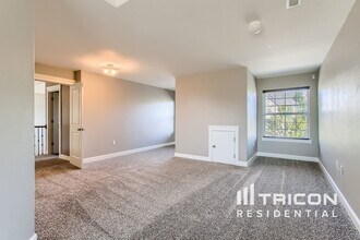 15100 SE Natalya St in Happy Valley, OR - Foto de edificio - Building Photo