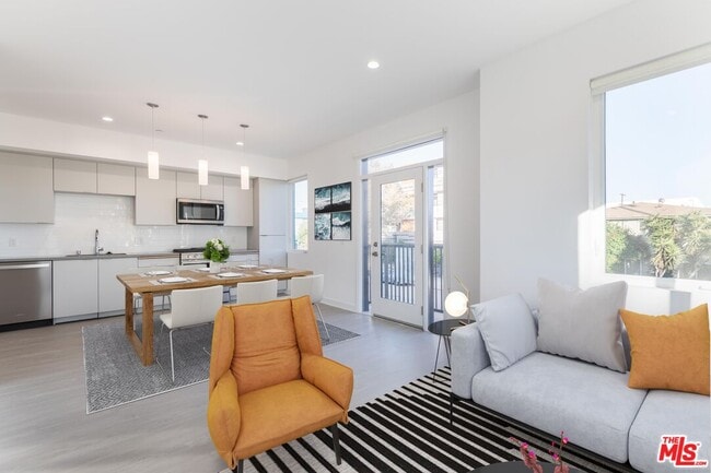 843 Wilcox Ave in Los Angeles, CA - Building Photo - Building Photo