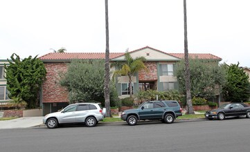 1021 5th St in Santa Monica, CA - Foto de edificio - Building Photo