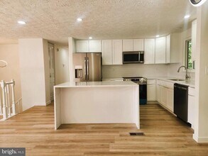 543 Logan St in Frederick, MD - Building Photo - Building Photo