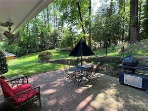 42 Pine Lake Dr NW in Atlanta, GA - Building Photo - Building Photo