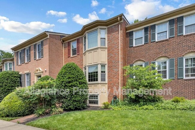 6861 Williamsburg Pond Ct in Falls Church, VA - Building Photo - Building Photo