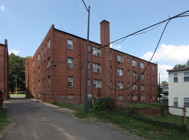 Panorama Courts in Washington, DC - Foto de edificio - Building Photo