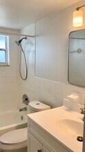 7900 Tatum Waterway Dr in Miami Beach, FL - Building Photo - Building Photo
