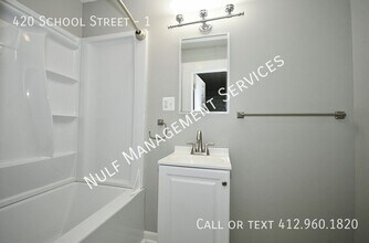 420 School St in Verona, PA - Building Photo - Building Photo